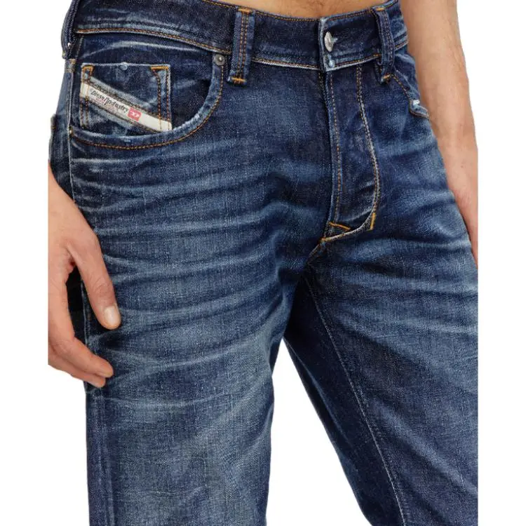 DIESEL 1985 Larkee 09j90 Jeans-4