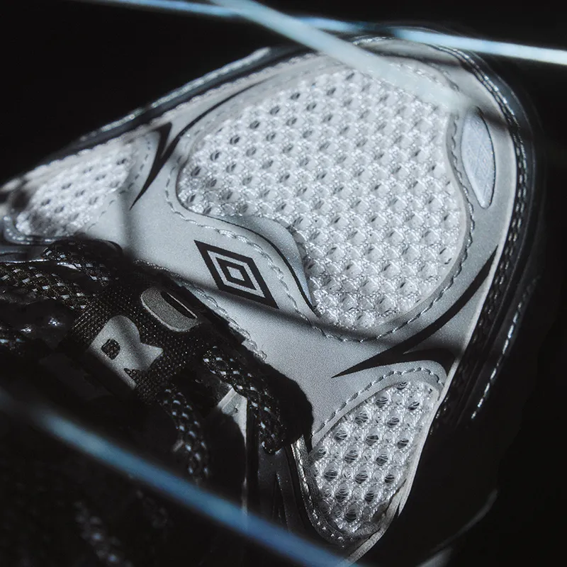 Umbro Anti-Slip Wear-Resistant Low-Top Casual Shoes Unisex Silver White-11