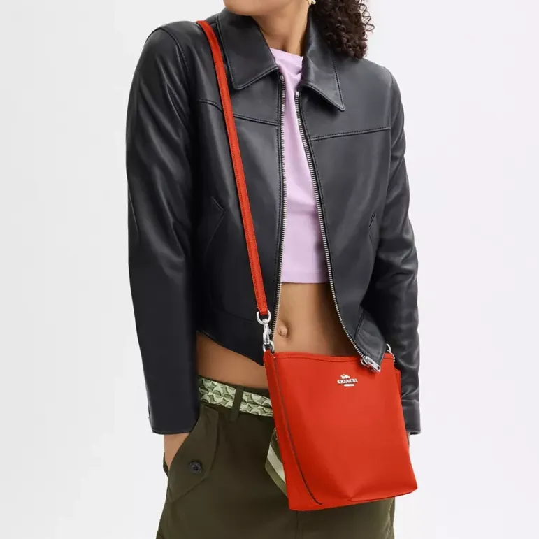 COACH City Double-Sided Leather Bucket Bag Portable Crossbody Bag Shoulder Bag Small Size Women's Dark Orange Color-4