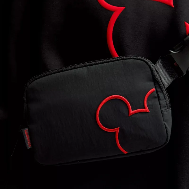 Lululemon × Disney Collaboration Everywhere Recycled Nylon One Shoulder Crossbody Fanny Pack Unisex Black-4