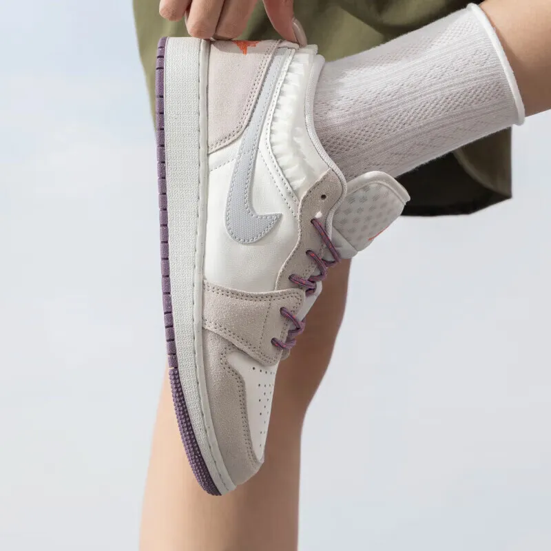 Jordan Air Jordan 1 LOW Anti Slip Wear Resistant Low Top Kids' Skateboarding Shoes Sail White Teenagers-3