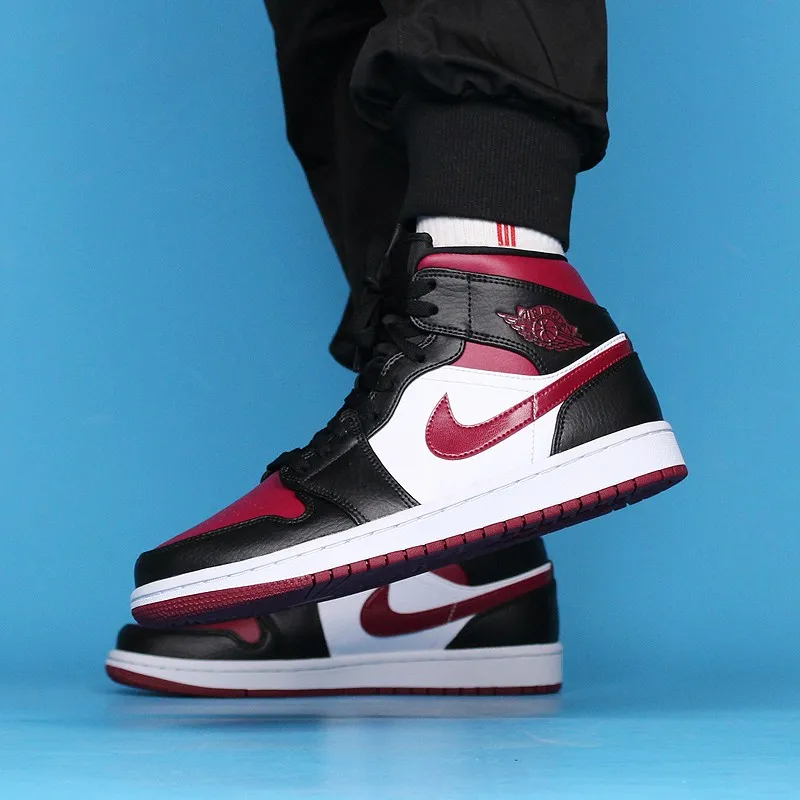 Jordan 1 Mid Bred Toe GS-2