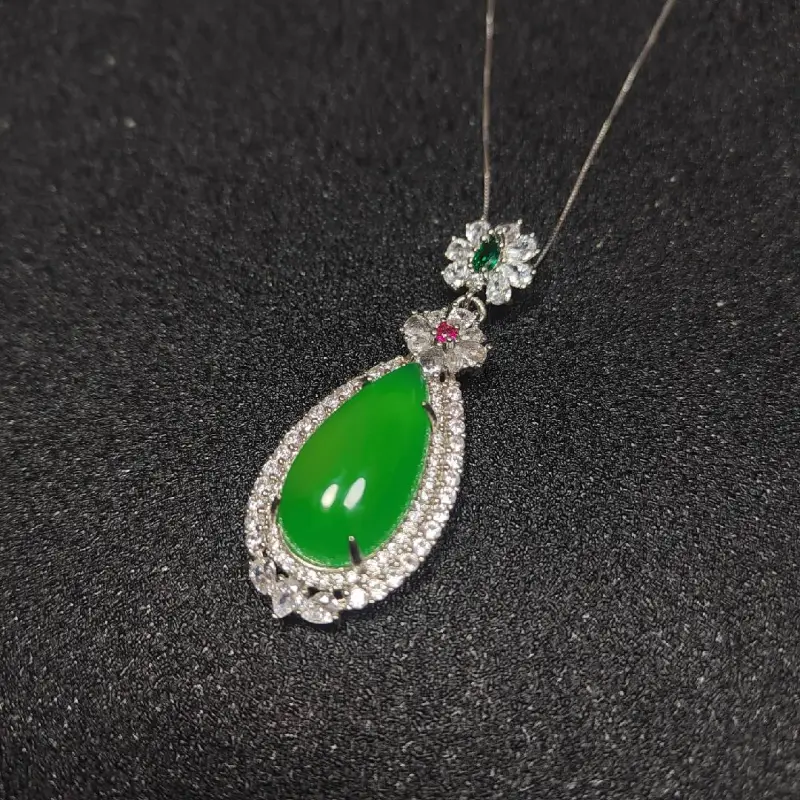 Grace Chalcedony Necklaces Women's-1