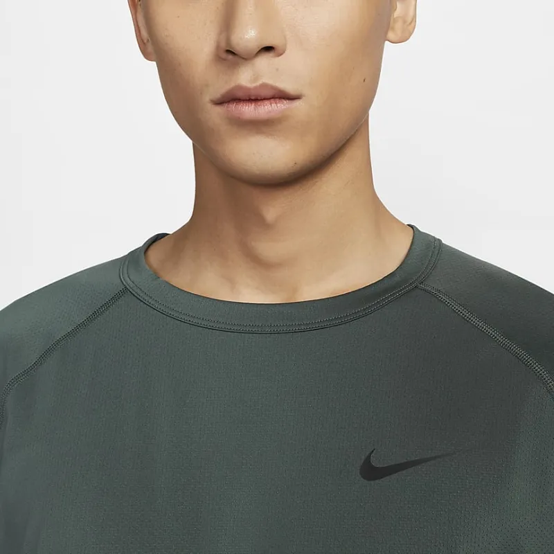 Nike Dri Fit Rise 365 T Shirt Men's Vintage Green-1