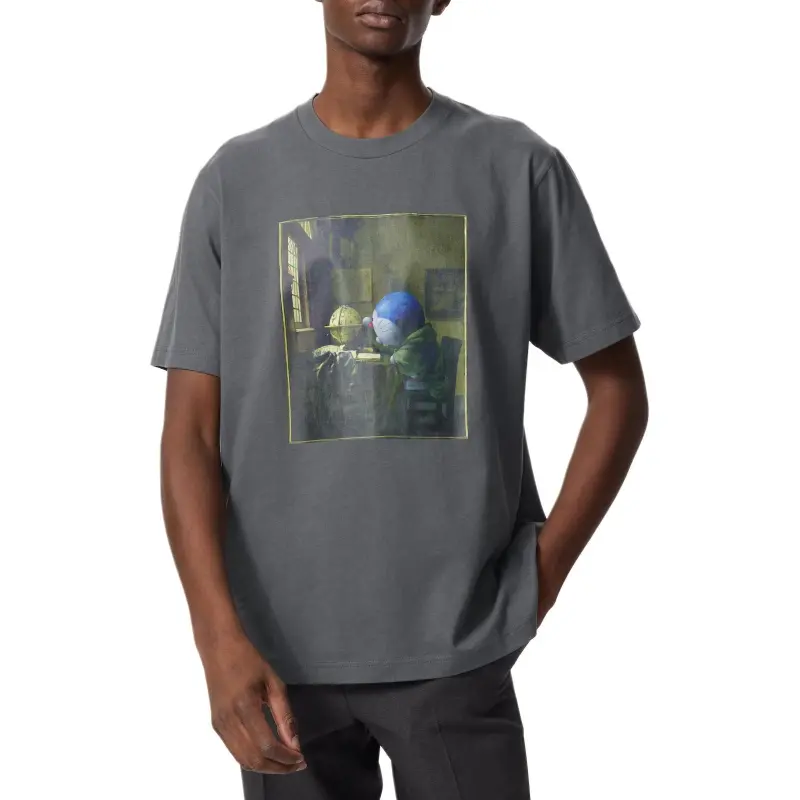 UNIQLO x Doraemon X Louvre, Collaboration SS25 T Shirt Unisex Gray-2