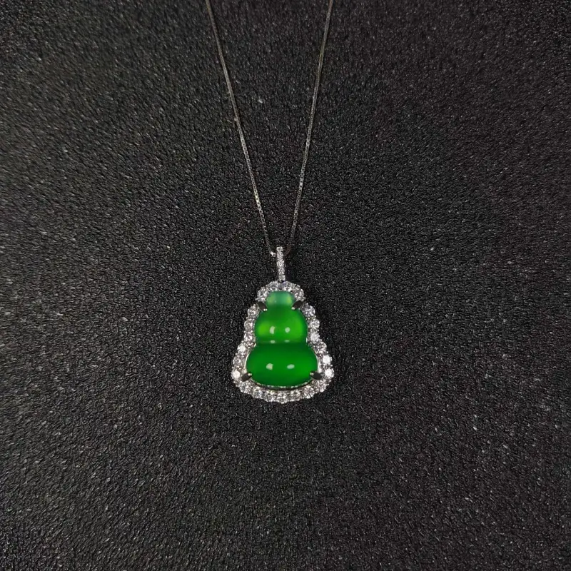 Grace Chalcedony Necklaces Women's-2