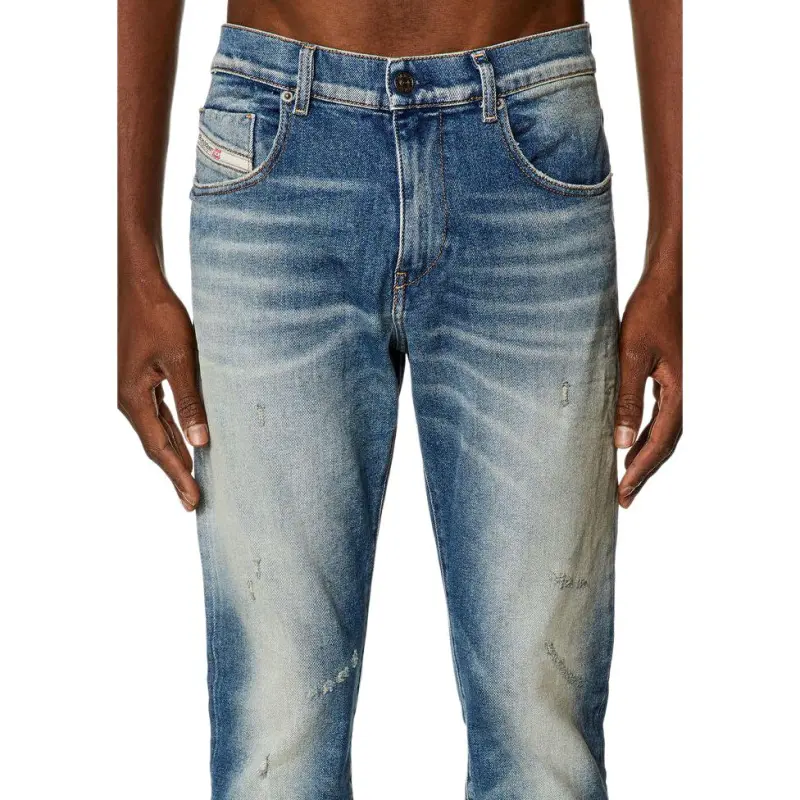 DIESEL 2019 D Strukt Logo Patch Tapered Jeans-4