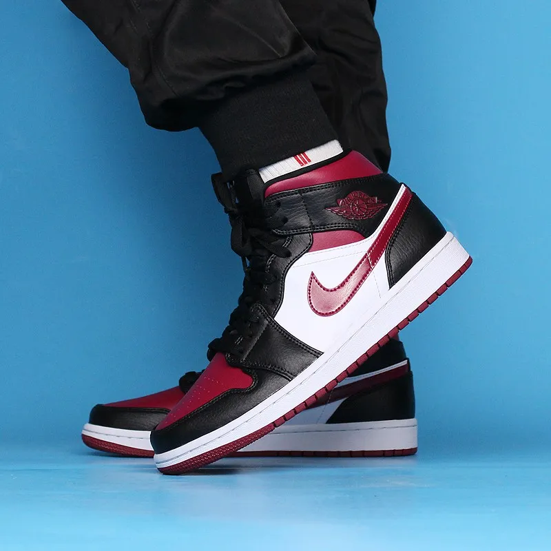 Jordan 1 Mid Bred Toe GS-1