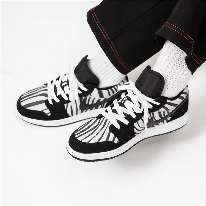 Jordan 1 Low GS Zebra-1