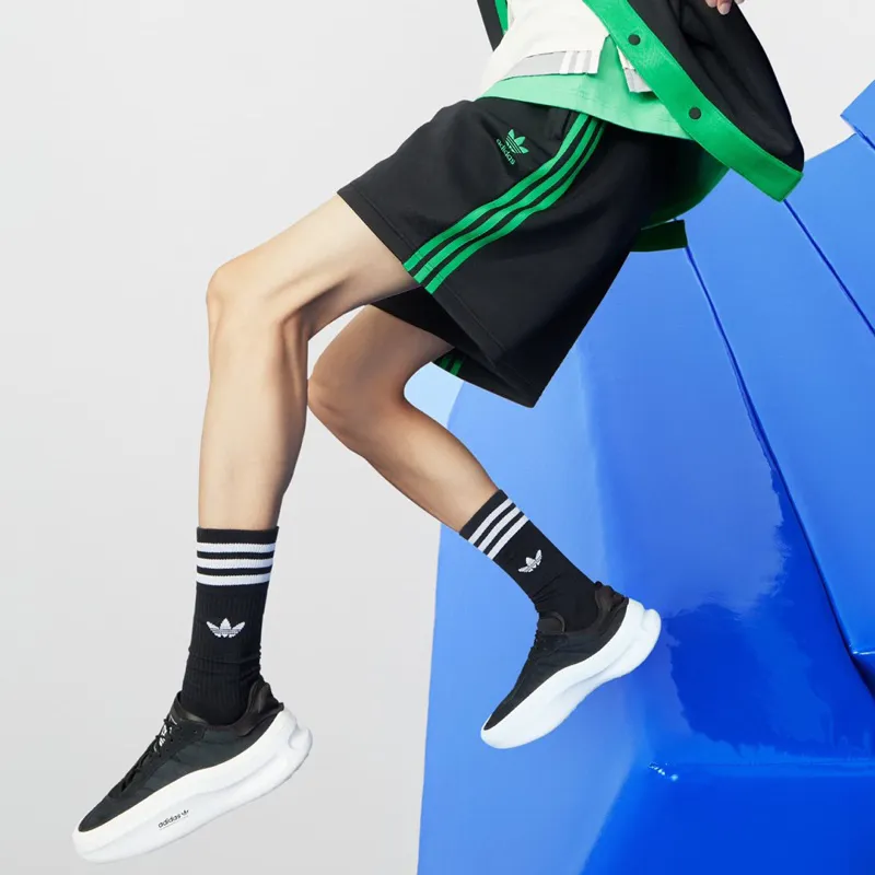 adidas originals Adicolor Classics+ Shorts Black-4