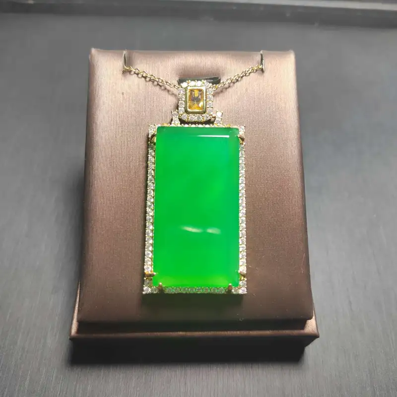 Gifts Chalcedony Jade Necklaces Unisex-1