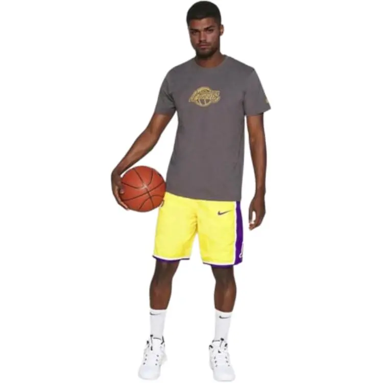 Nike Casual Shorts Men Amarillo Yellow-3