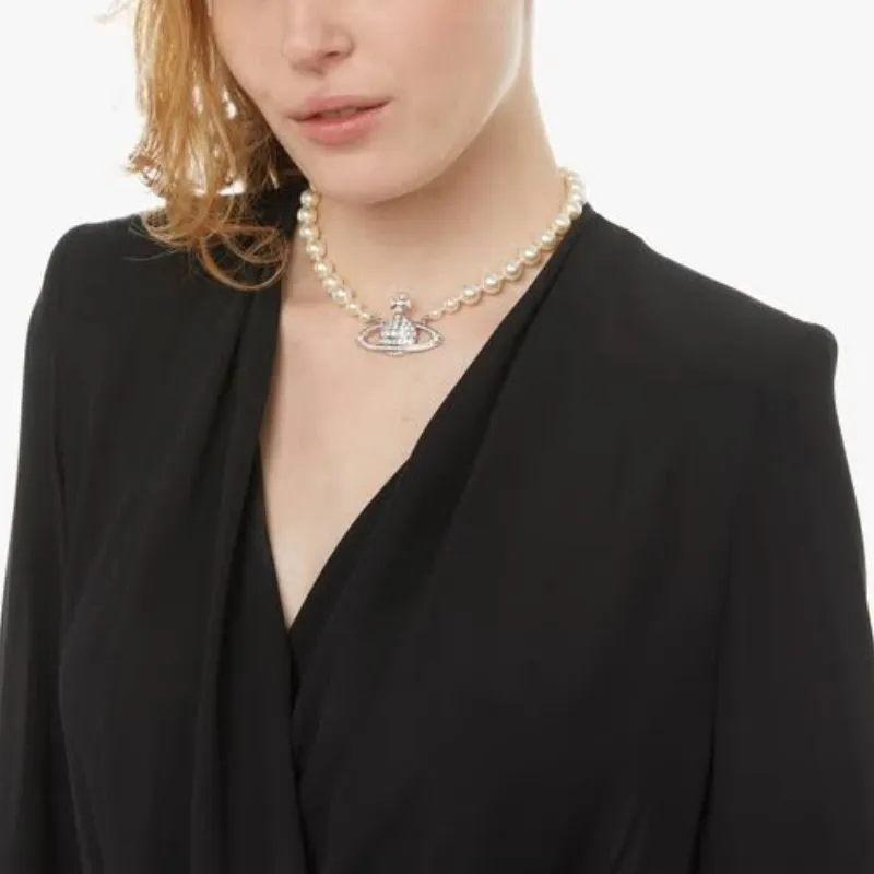 Vivienne Westwood One Row Pearl Bas Relief Choker-4