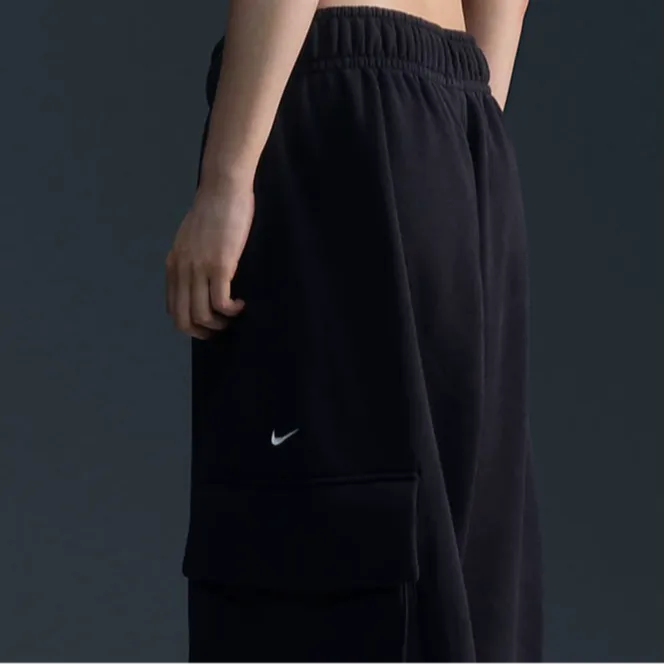 Nike Sportswear Women's Low Rise Oversized French Terry Open Hem Pants-5