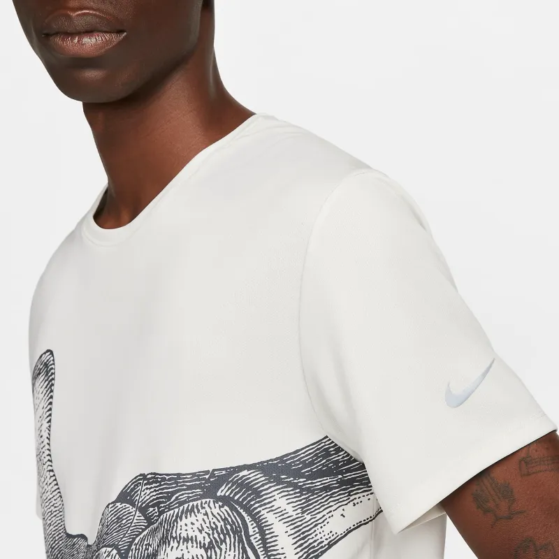 Nike Dri FIT UV Run Division Miler T Shirt Men's Phantom-4