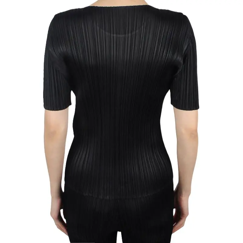 PLEATS PLEASE ISSEY MIYAKE T Shirt Women's Black-1