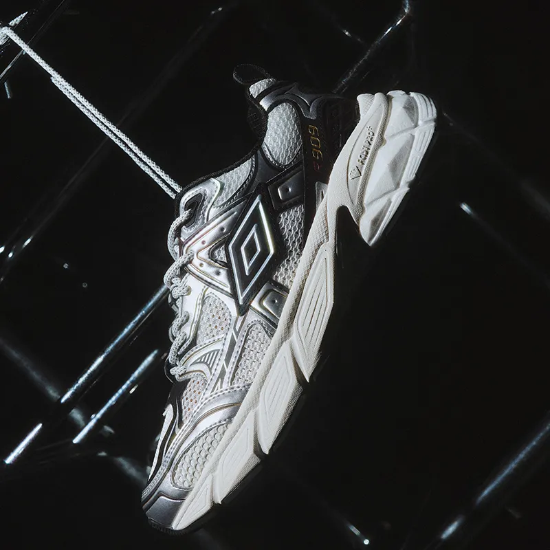 Umbro Anti-Slip Wear-Resistant Low-Top Casual Shoes Unisex Silver White-37