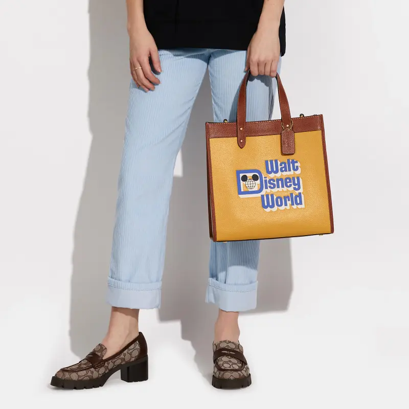 COACH X Disney Field Leather Tote Bag, Shopping Bag, Portable Crossbody Bag, Shoulder Bag Tubas Women's Yellow & Brown-4