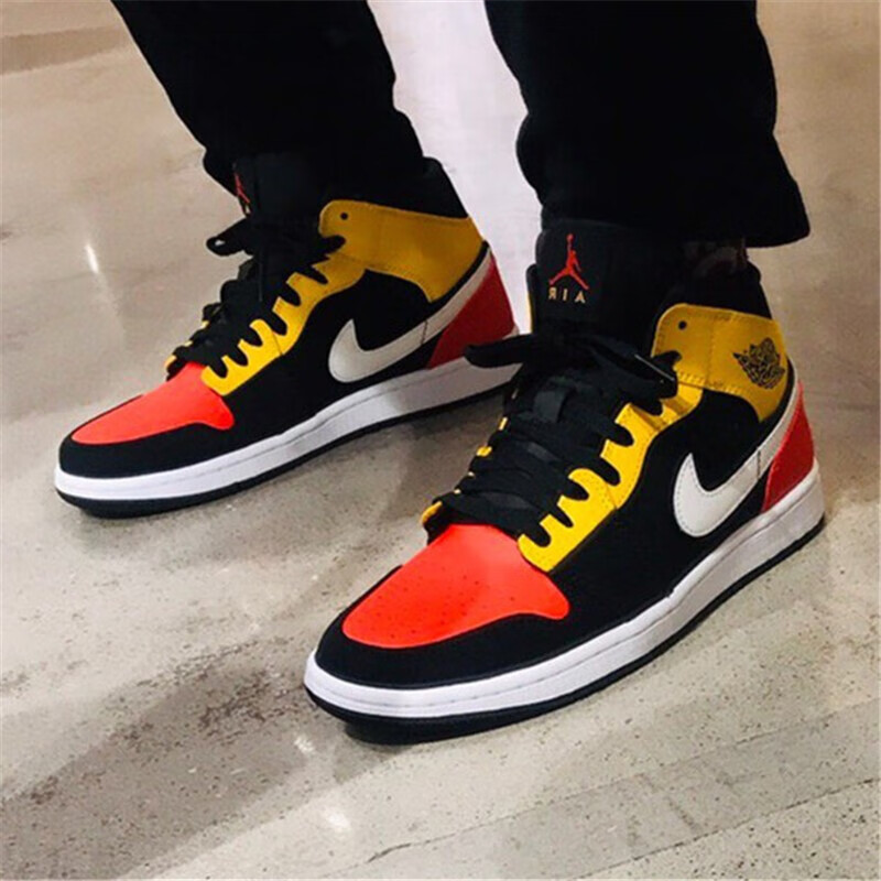 Nike Air Jordan 1 retailer Mid 'Amarillo' 6.5Y