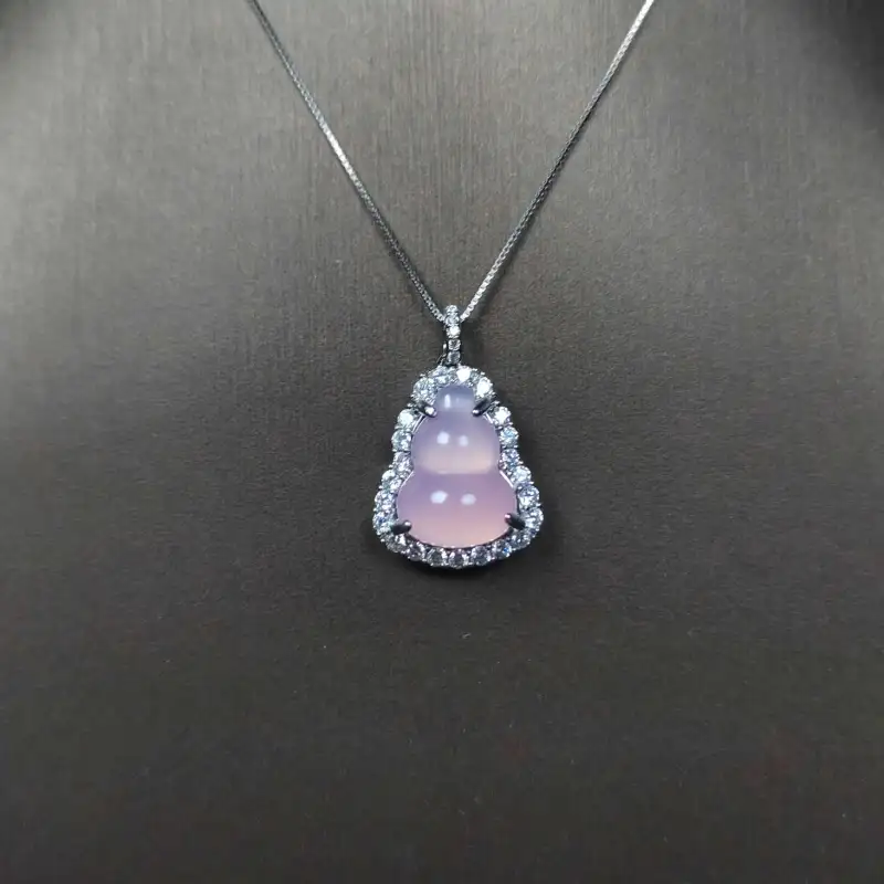 Grace Chalcedony Necklaces Women's-2