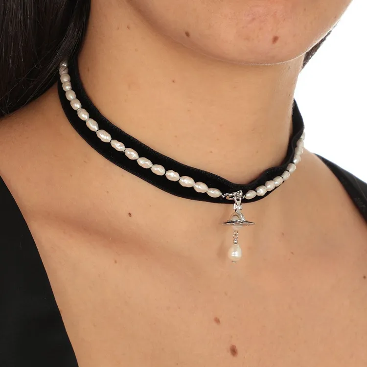 Vivienne Westwood Aleksa Velvet Pearl Chocker-1