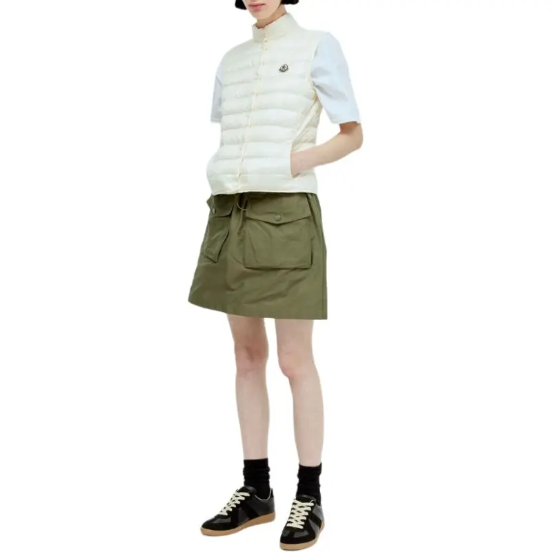 Moncler Liane Logo Patch Buttoned Down Gilet-3