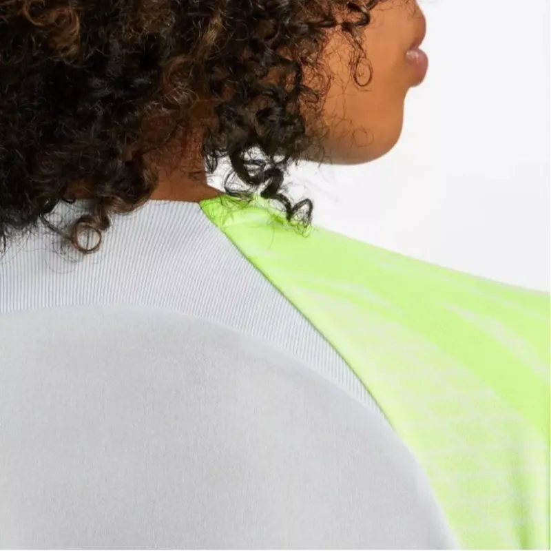 Nike T-Shirts Women's Light Yellow-2