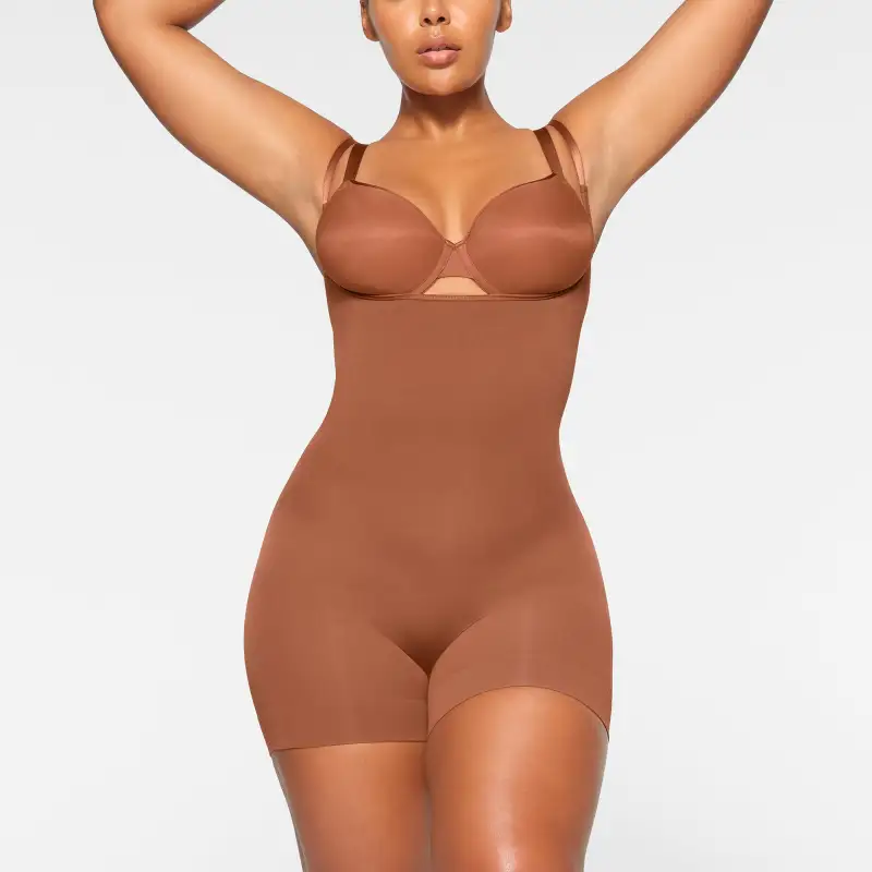 SKIMS SEAMLESS SCULPT OPEN BUST SHORTIE BODYSUIT Bodysuits Women's BRONZE/Bronze-1