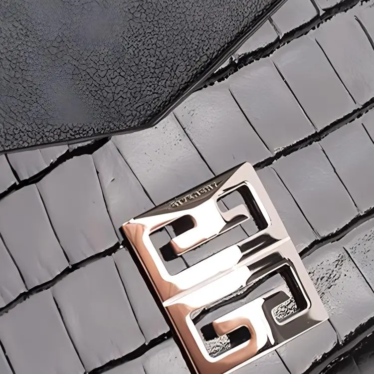 GIVENCHY Cow Leather Wallet Unisex Black-4