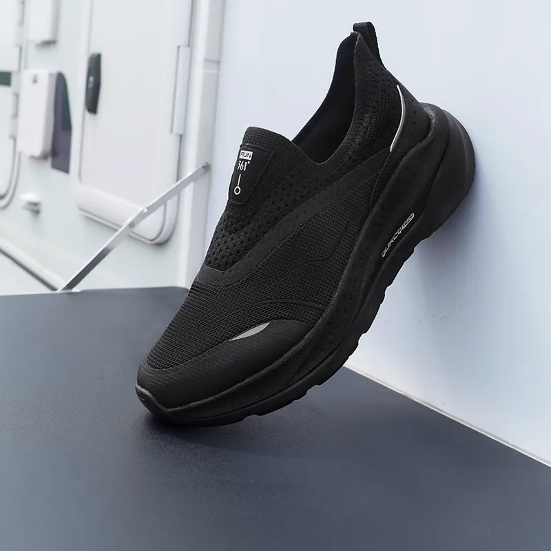 361° Red Flame 3 Cushioned Slip Resistant Low Top Casual Running Shoes Unisex Black-2