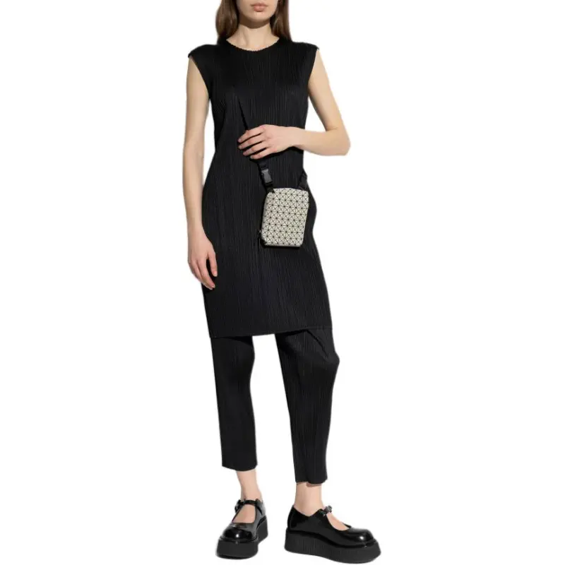 ISSEY MIYAKE Sleeveless Dress Women's Black-2