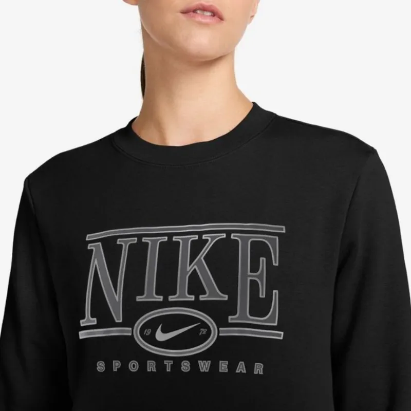 Nike Club Regular T Shirt Women's Black-2