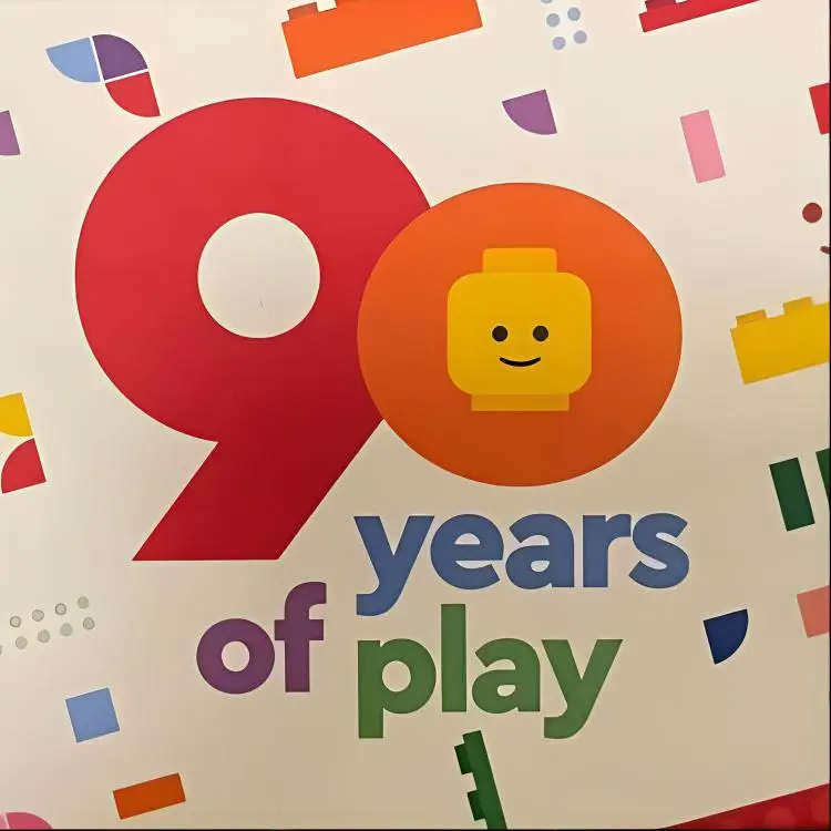 LEGO 90th Anniversary Souvenir Coin Building Blocks LEGO 2403 0001-1