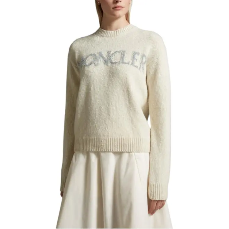 Moncler Logo Detailed Crewneck Knitted Jumper-4