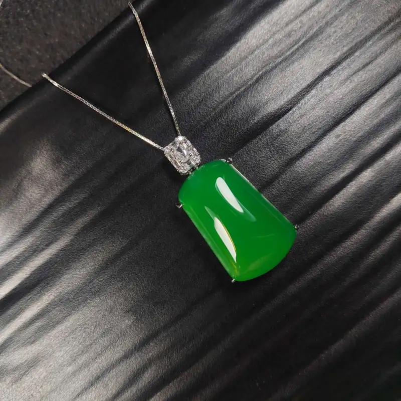Grace Chalcedony Necklaces Women's-2