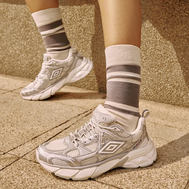Umbro Anti-Slip Wear-Resistant Low-Top Casual Shoes Unisex Silver White-18