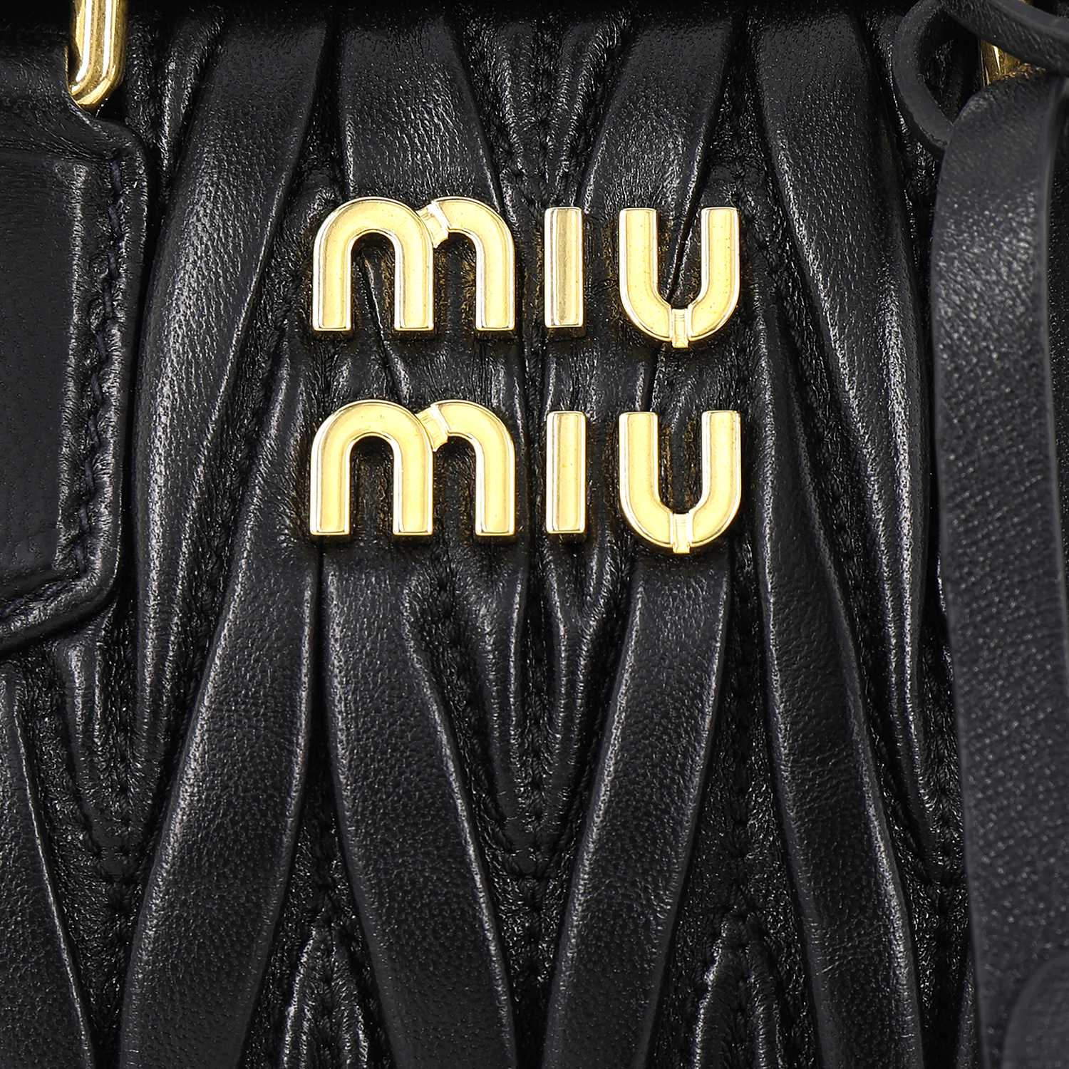 【Miu Miu】 Matelasse Nappa Leather Top Handle Bag Black MIU MIU Nappa Matelasse Top Handle Bag Black 1401470