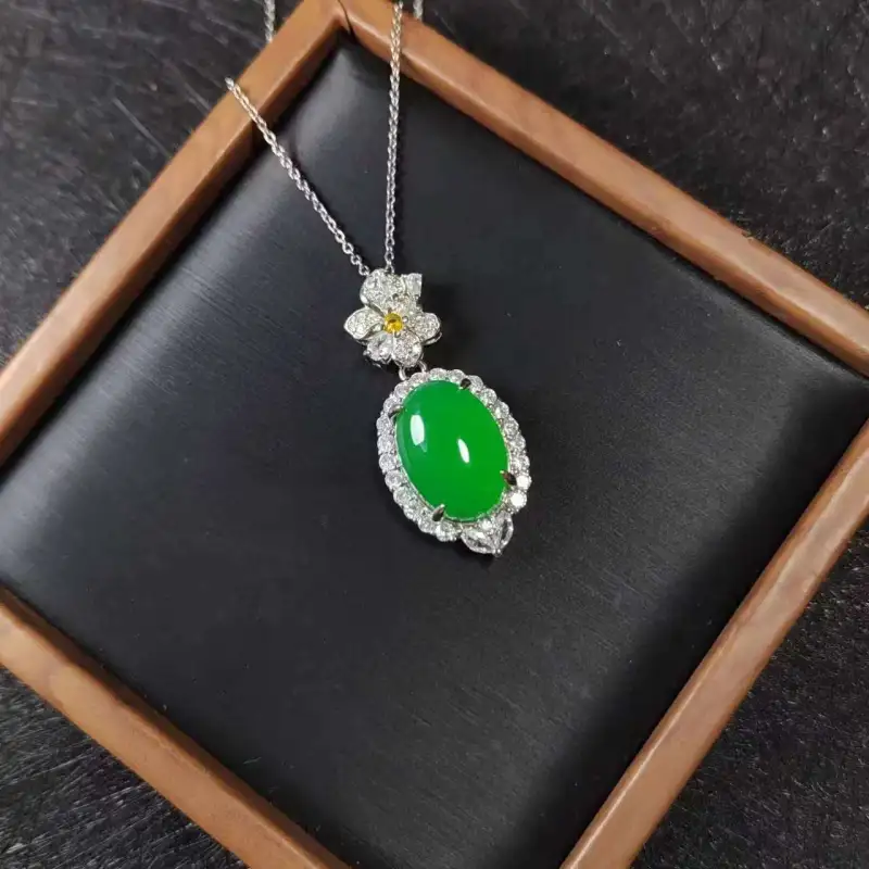 JUNWEN Chalcedony Necklaces Unisex-11