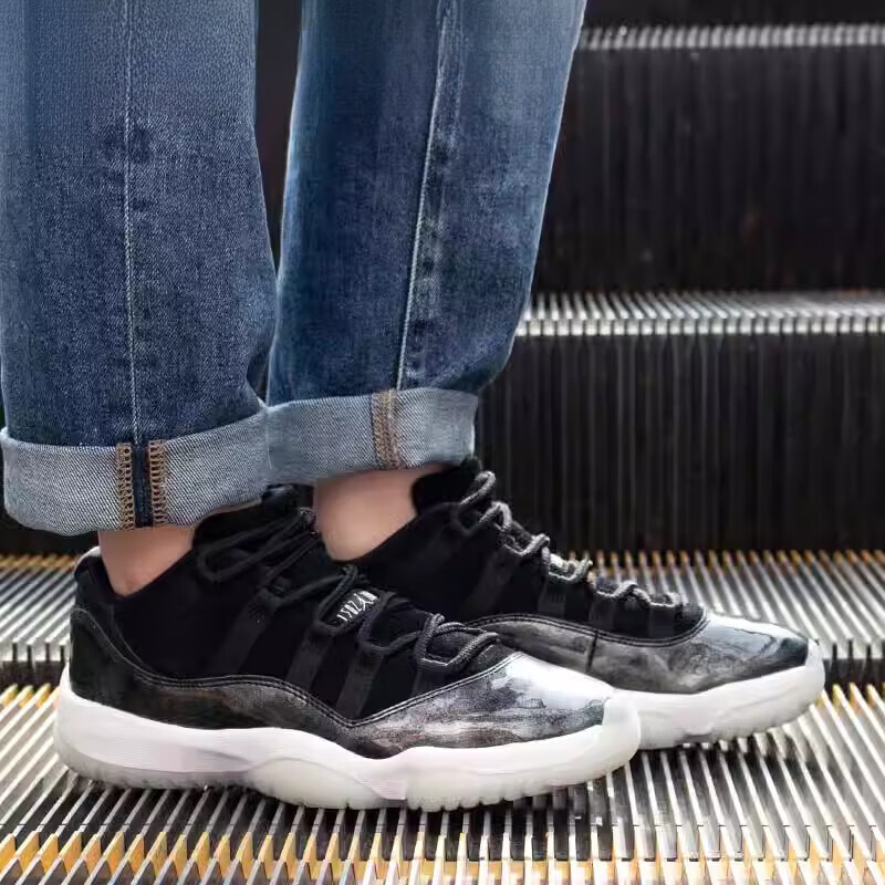 jordan 11 concord bred on feet