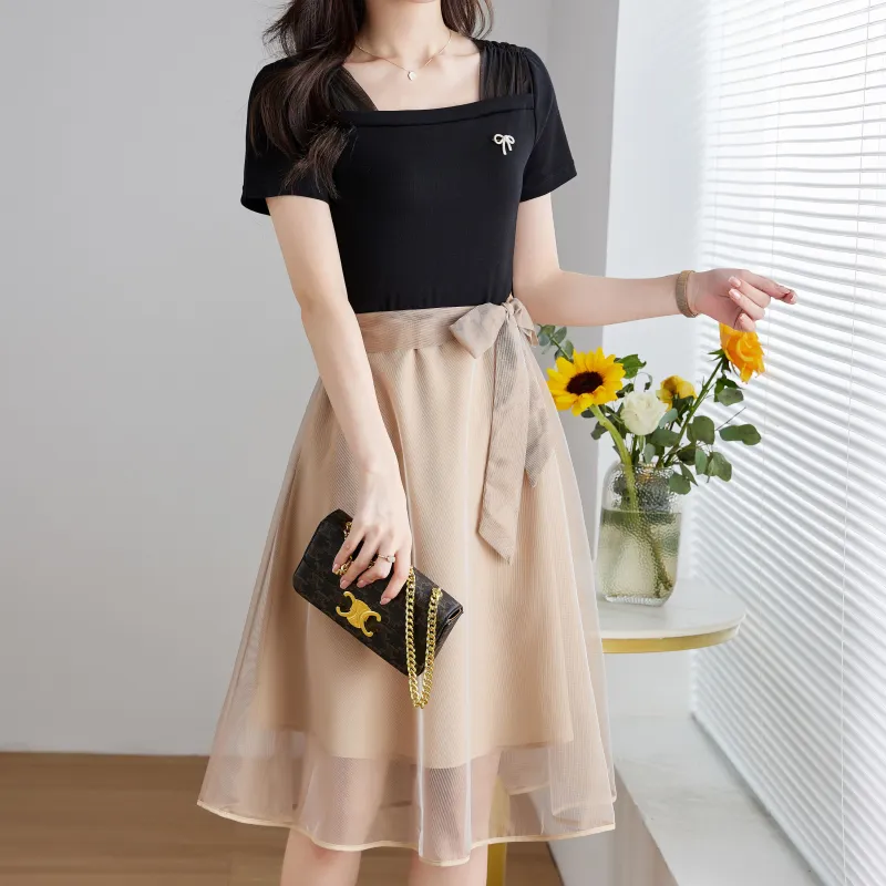 Still Quiet Short Sleeved Dress Women's Black+Champagne-2