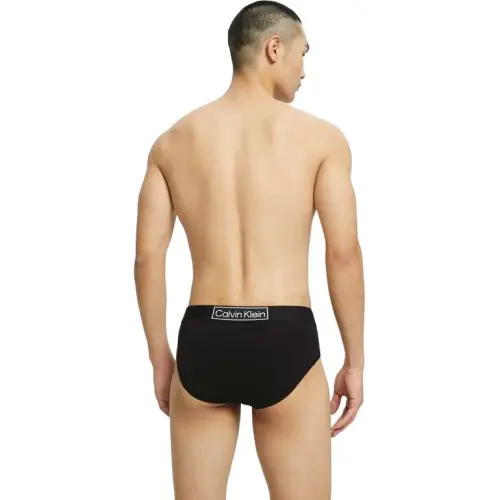 Мужская черная шапка calvin klein