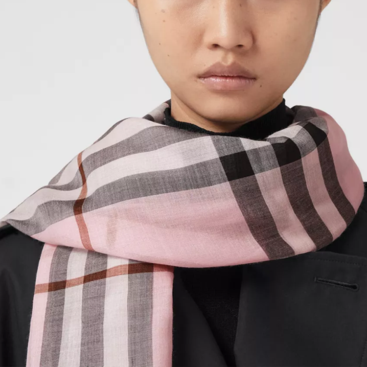 burberry scarf rose