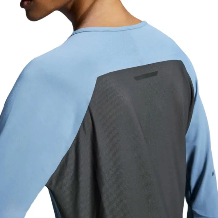 On Performance T Shirt Women's Light Gray Blue/Solar Black-3