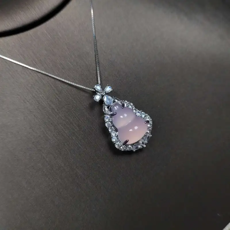 Grace Chalcedony Necklaces Women's-1