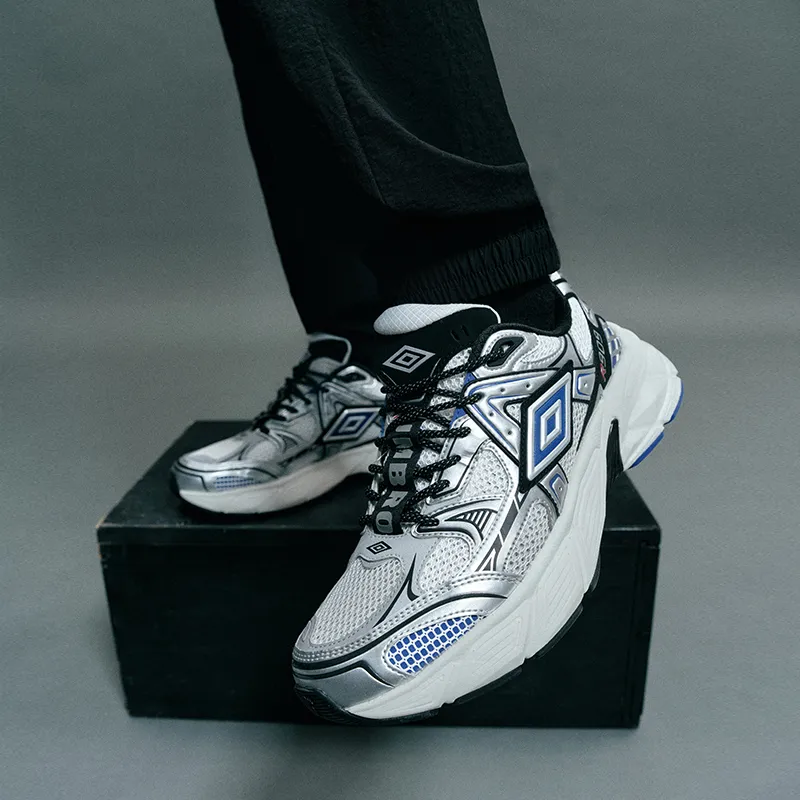 Umbro Anti-Slip Wear-Resistant Low-Top Casual Shoes Unisex Silver White-6