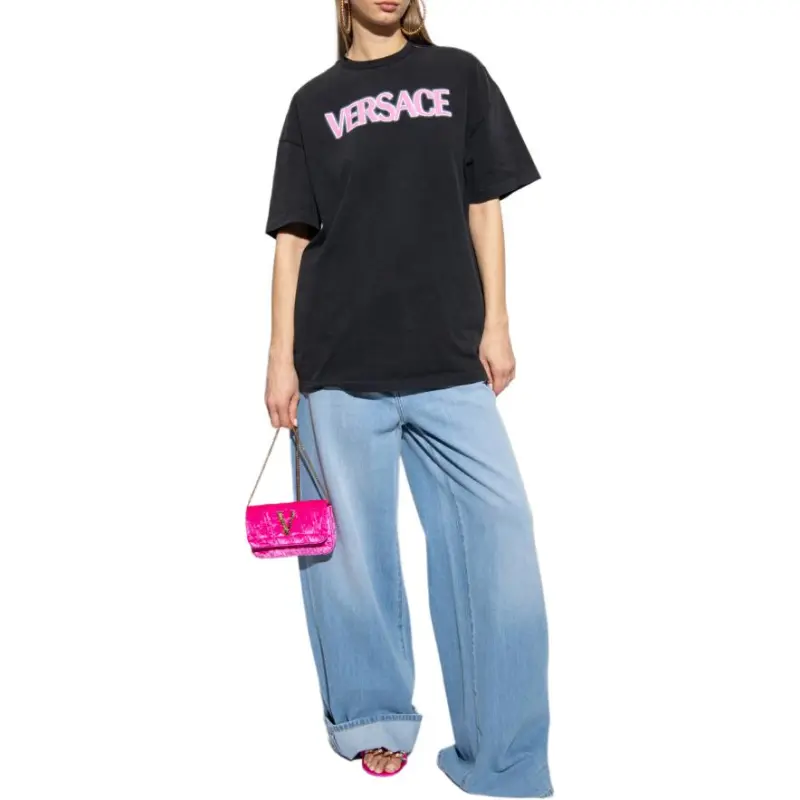 VERSACE Logo Print T Shirt 'Black/Fuchsia'-3