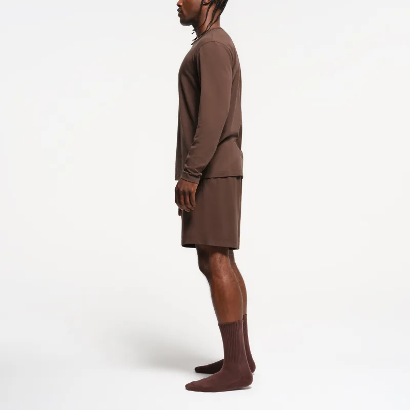 SKIMS FW24 JERSEY LOUNGE MENS RELAXED LONG SLEEVE T-SHIRT T-Shirt Men's MUD/Earth Tone-2