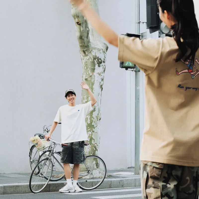 New Balance x PK SHEJISHILIANMINGKUAN Centripetal Life Illustration Series SS24 T Shirt Unisex Ecru-13