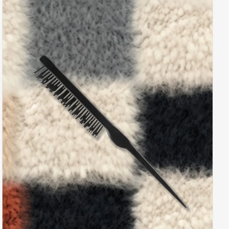 EUROSTIL Black Nylon Spike Creper Comb Brush With Nylon Spikes Designed For Hair Smoothing And Wrinkle Removal 1 Pack-1