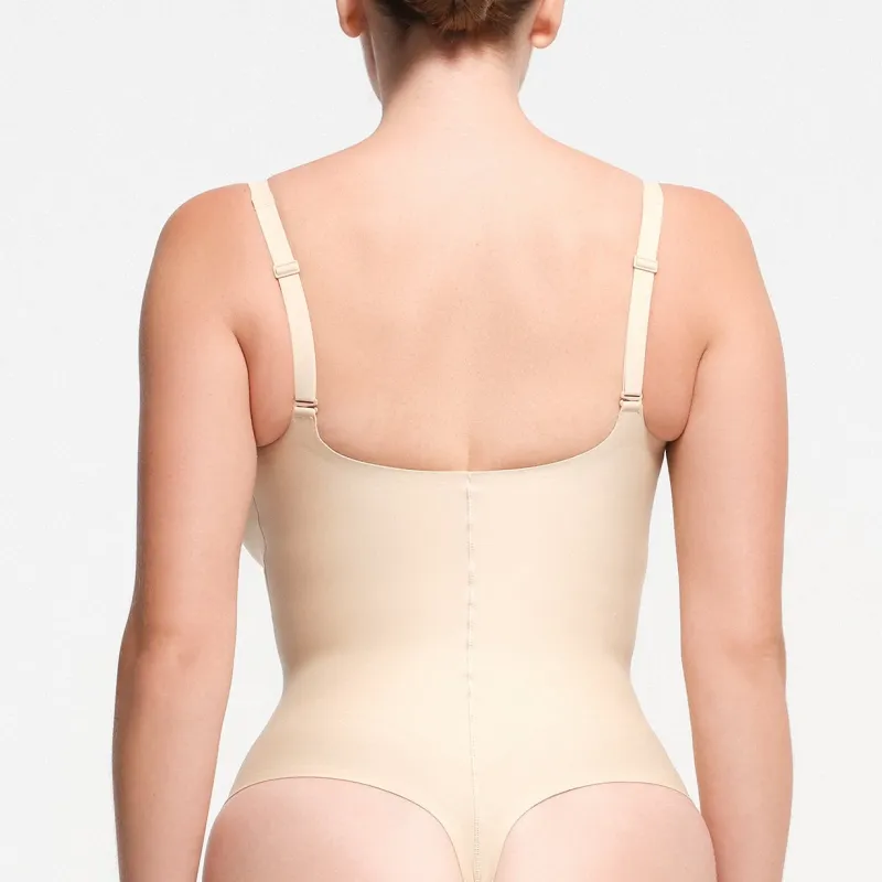 SKIMS FW24 BODY CORE SCULPT PLUNGE THONG BODYSUIT Shapewear Women's SAND/Sand-3